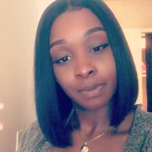 Meet your Posher, Mia